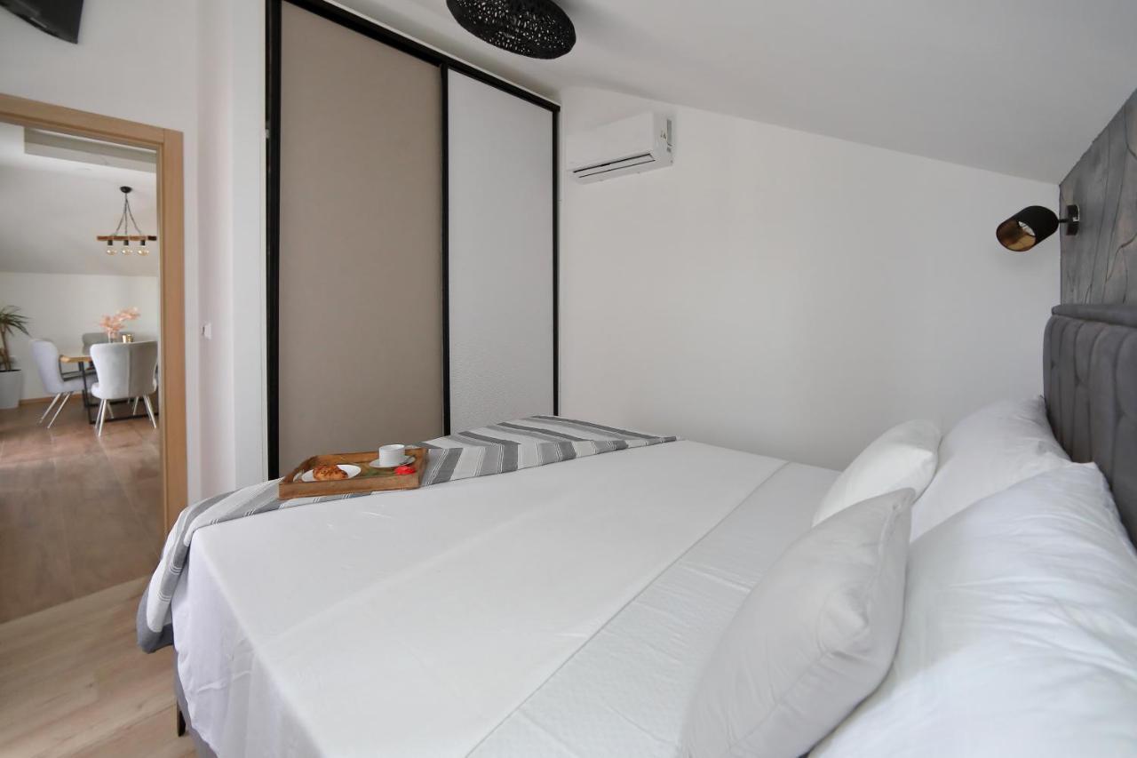 Apartment Luxury Monika Near The Sea With Private Parking