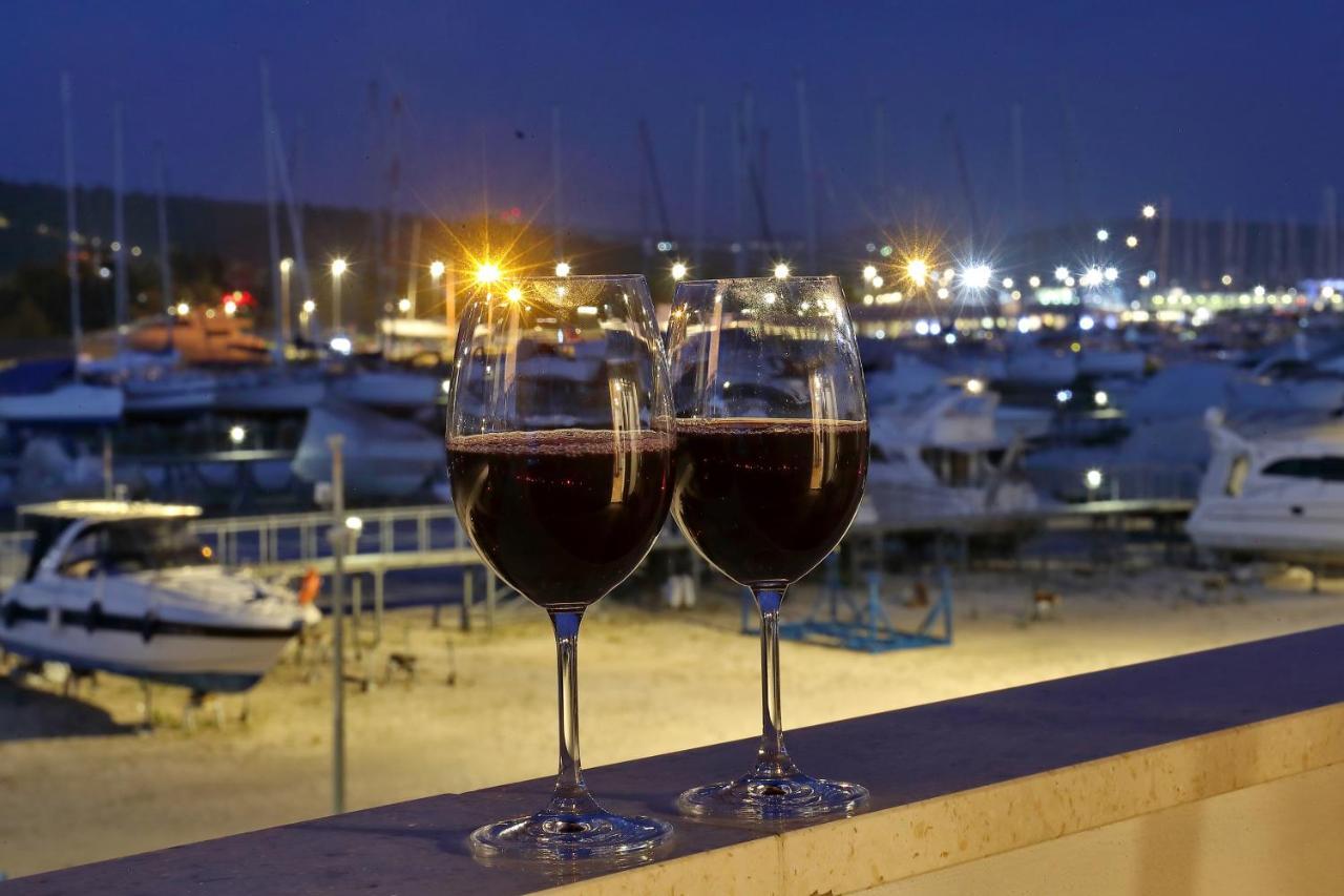 Luxury Monika Near The Sea With Private Parking Apartment Bibinje