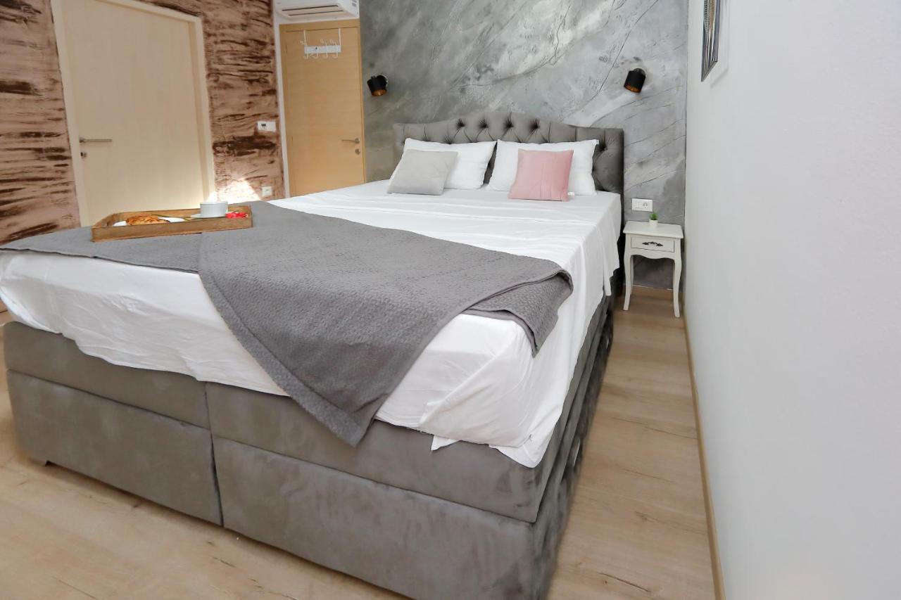 Luxury Monika Near The Sea With Private Parking Apartment