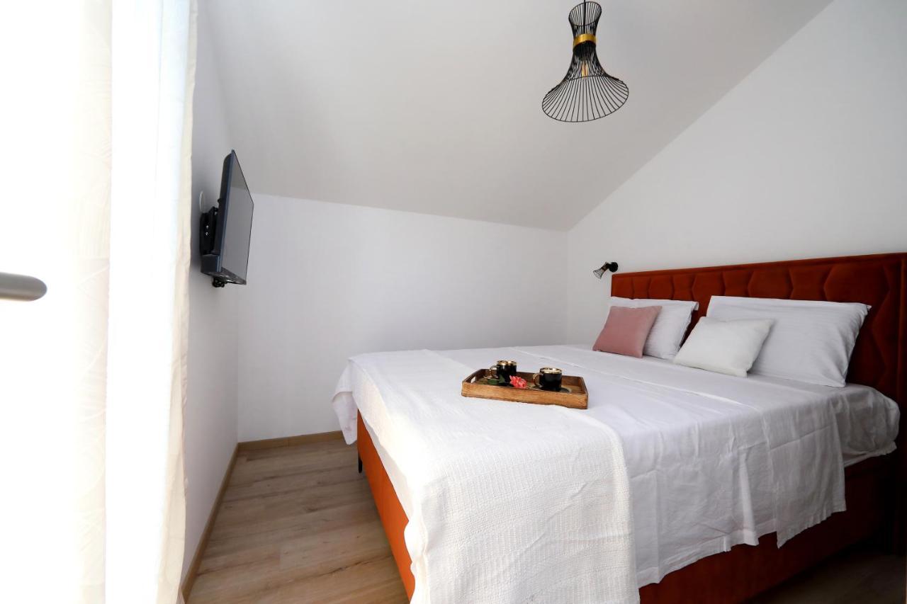 Luxury Monika Near The Sea With Private Parking Apartment Bibinje