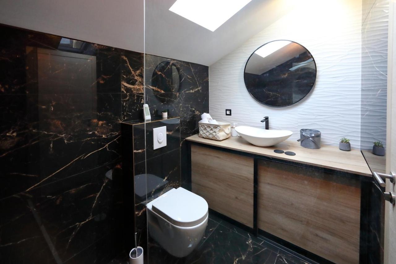 Luxury Monika Near The Sea With Private Parking Apartment Bibinje