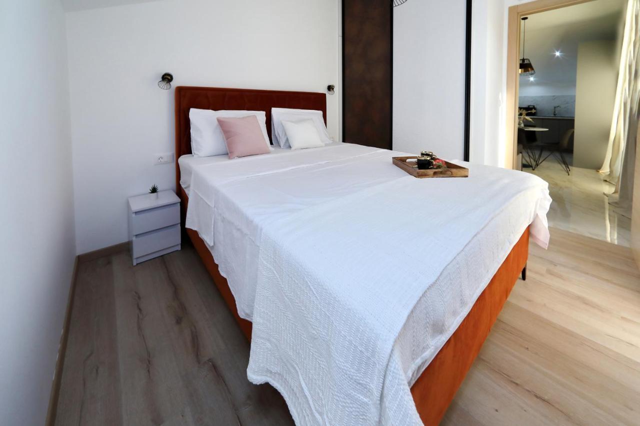 Luxury Monika Near The Sea With Private Parking Apartment *