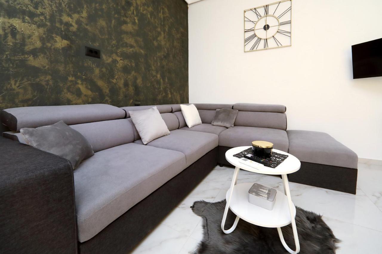 Apartment Luxury Monika Near The Sea With Private Parking