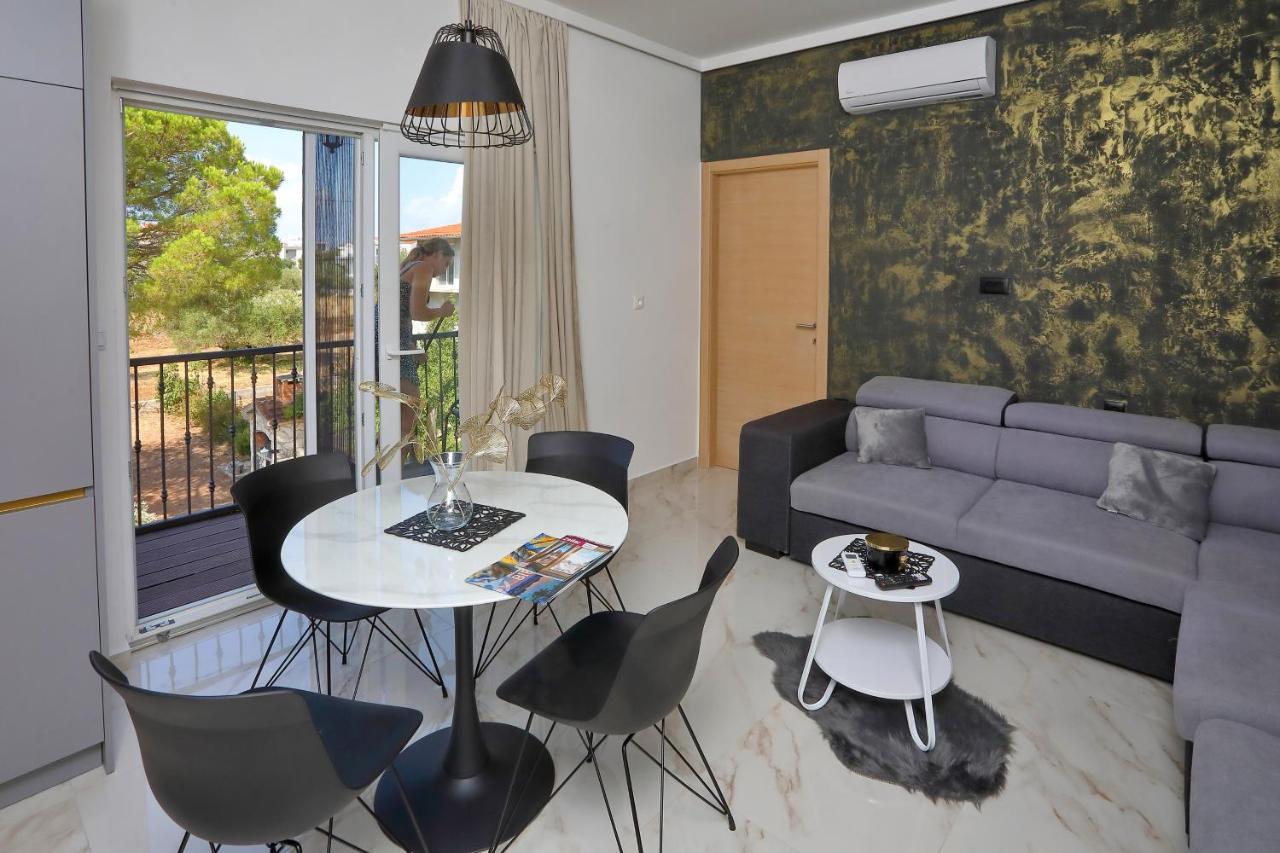Apartment Luxury Monika Near The Sea With Private Parking