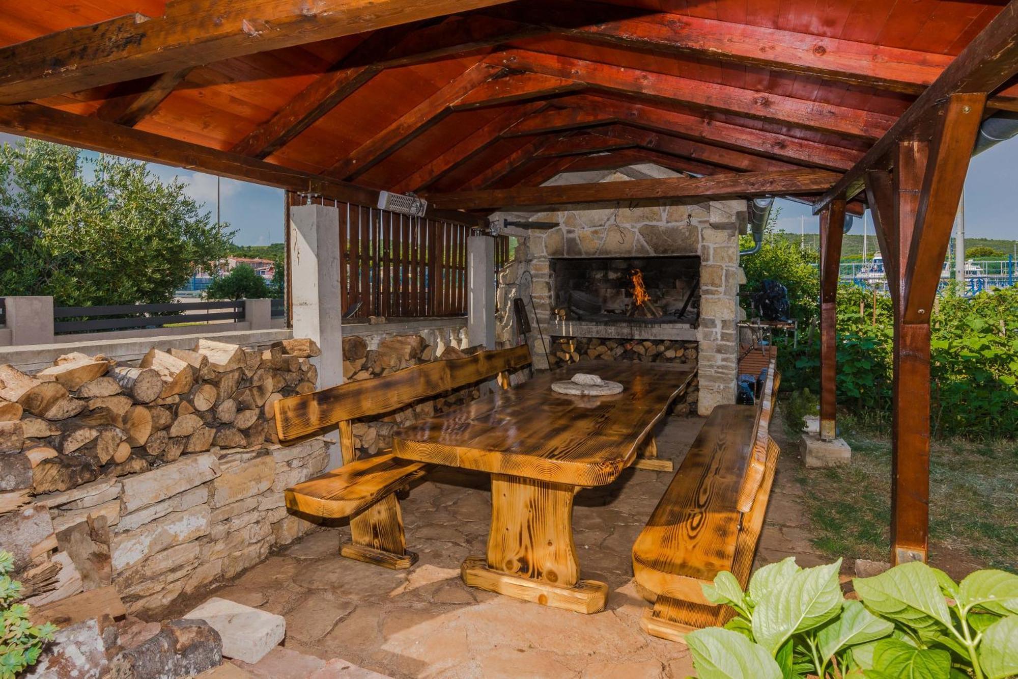 Luxury Monika Near The Sea With Private Parking Bibinje